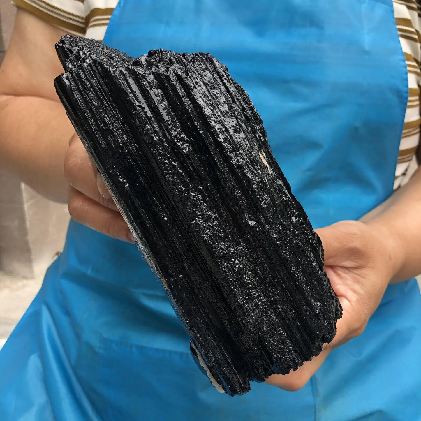 Natural Beautiful Black Tourmaline Quartz Specimen Crystal  Home Demagnetization Decoration Energy  Gem