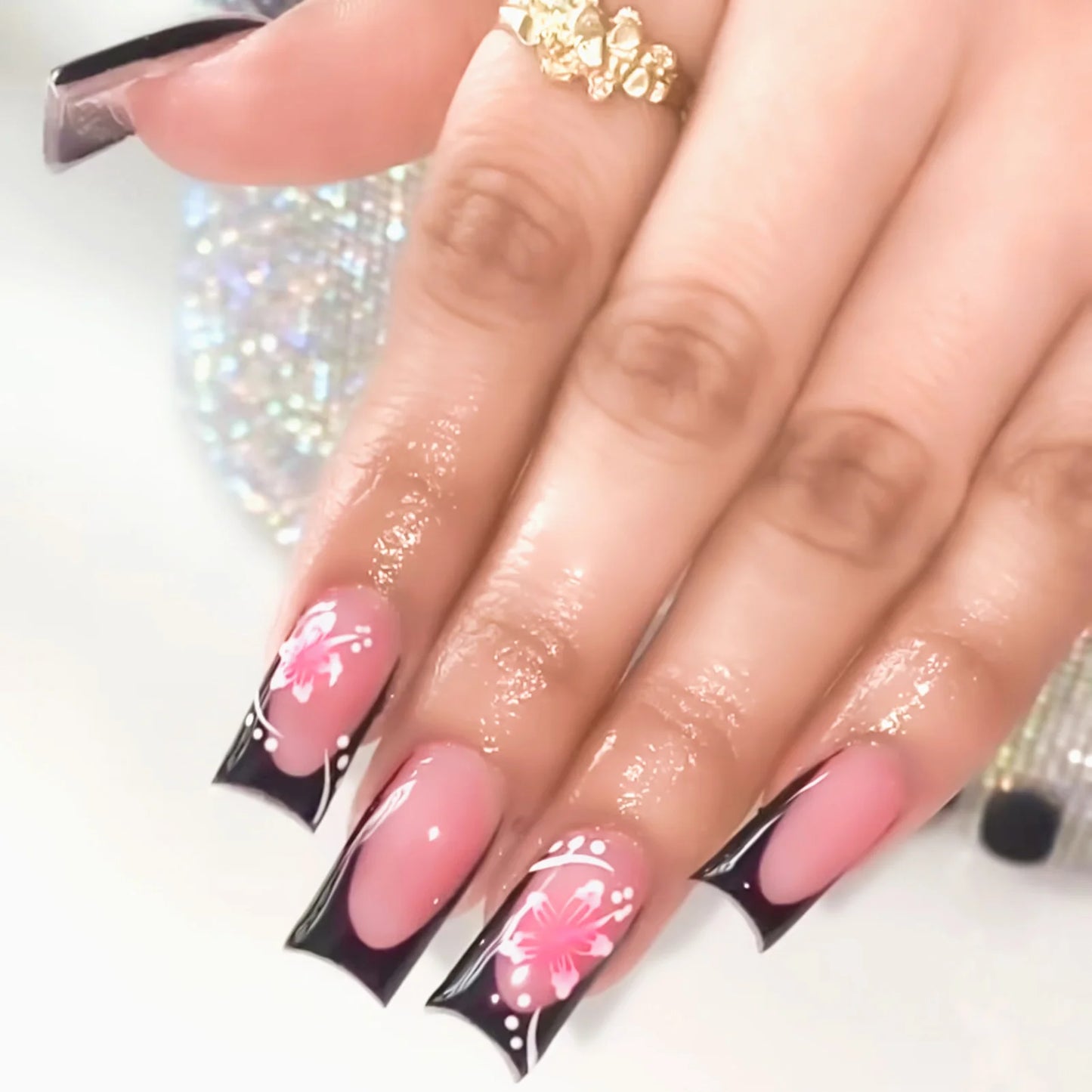 24Pcs Fairy White Flower Fake Nails Pink French Tip Press on Nails Short Square Wearable False Nail for Women Girls DIY Manicure
