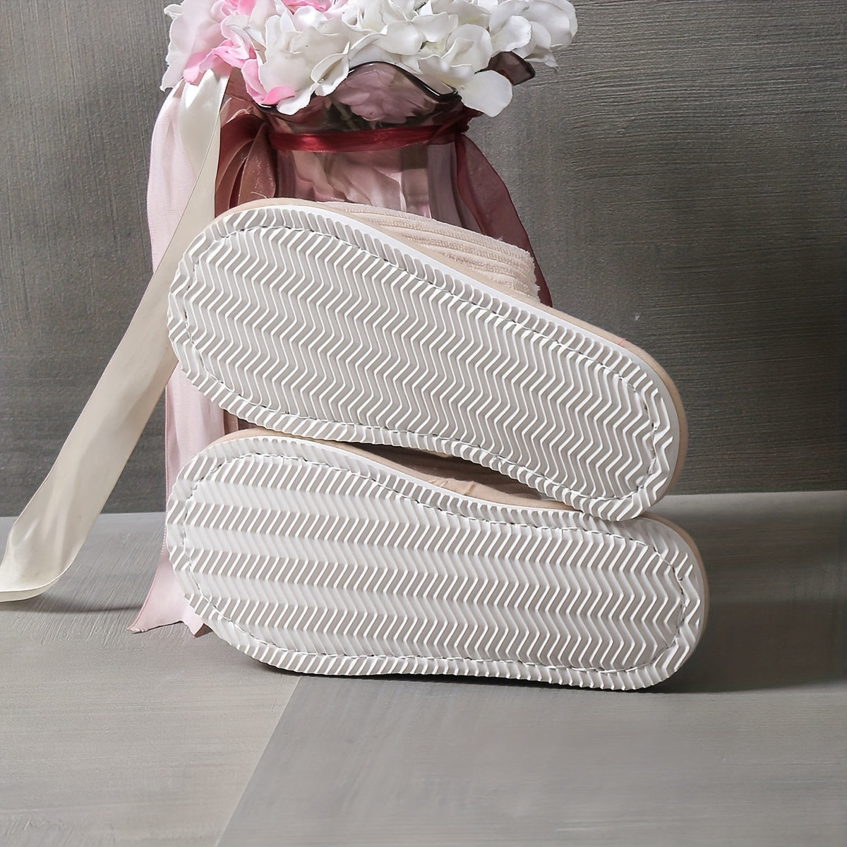 [Cozy Slippers] Cozy Fleece-Lined Women's Slip-On Winter Slippers | Soft All-Season Indoor House Shoes for Home & Couples, Casual Slip-On Design with Bow Detail, EVA Sole